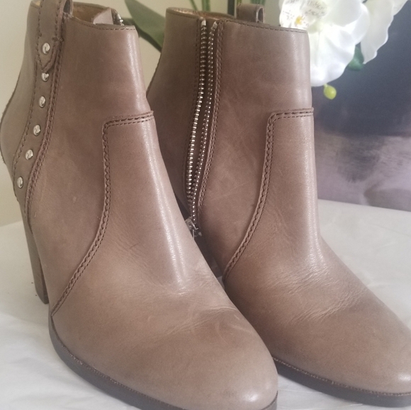 Coach leather bootie size 7M - Picture 2 of 12